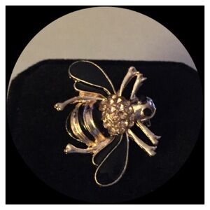 🌟🐝 Crystal Bumblebee Pin